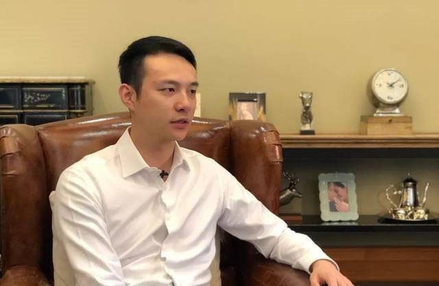 霍英东家族:霍启刚虽是长子嫡孙,但霍启文才是霍家继承人?