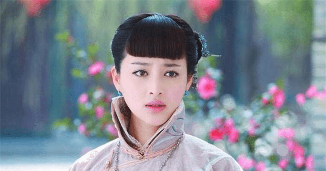 她并非康熙的亲生女儿,但虽身为养女,一直以来却备受皇室看重!_班弟