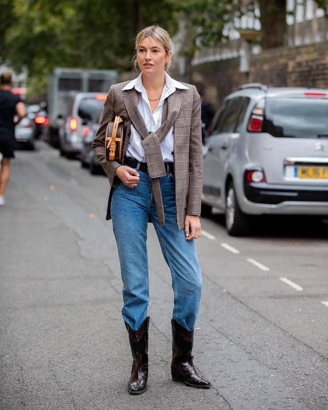 同款裤子日常搭配 61d13126ad2f4ac9b7c09478a6edd104.jpeg