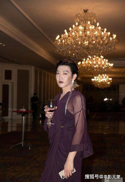 身材|姜思达迷惑大赏，造型大胆身材却跟不上，想穿裙子先减减肥吧！