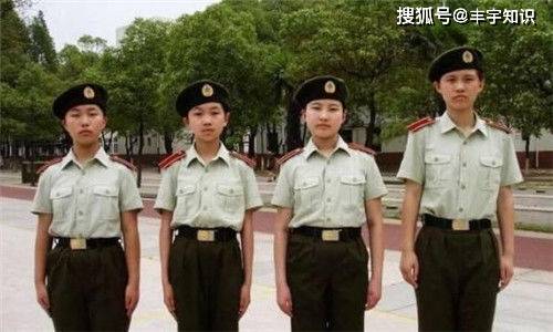 进入军事经济学院学习后,何雪豪将成长为一名 小小的特种兵!