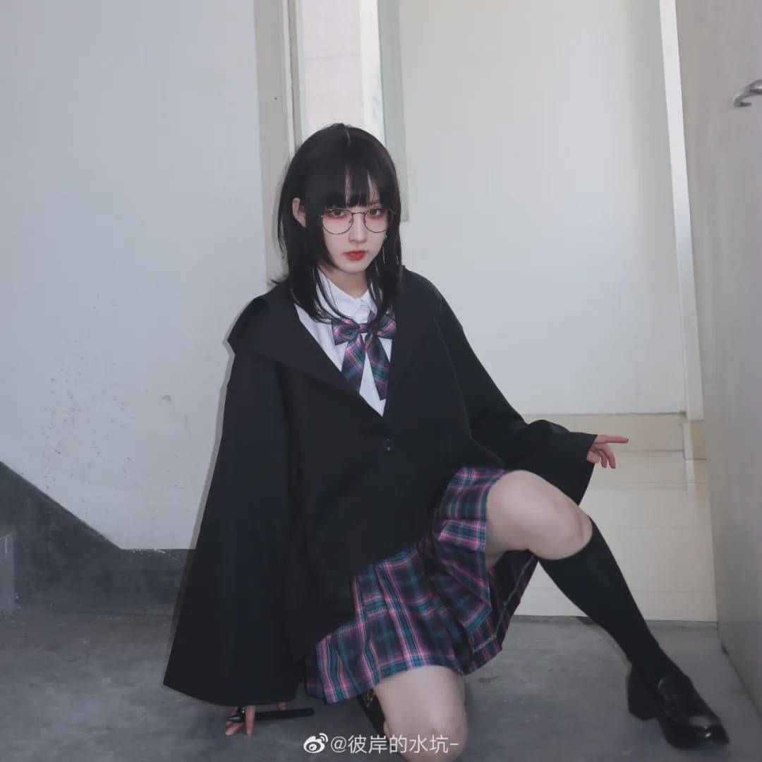jk校服:暗夜暴走