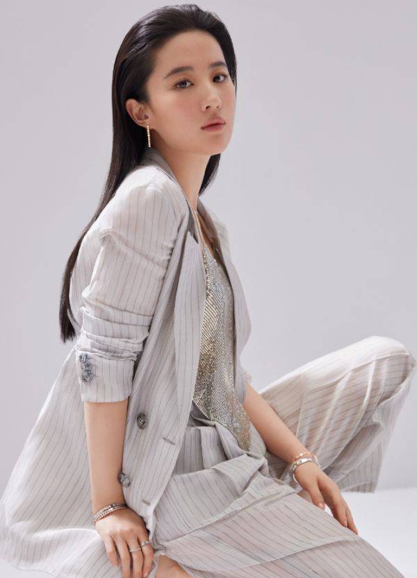 赫本|刘亦菲终于减肥成功！化赫本妆美如“真人公主”，男粉看完都动心