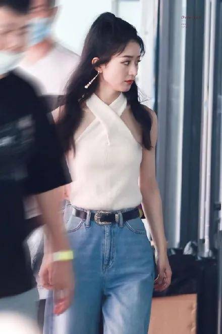 赵丽颖|看了产后赵丽颖的生图，杨幂怕是再也不敢营销自己“少女辣妈”人设了！