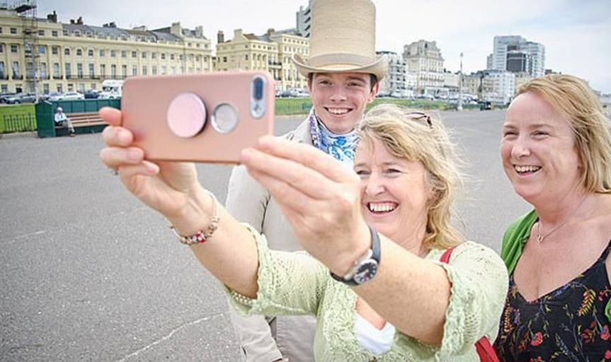 裁缝|25岁英国裁缝,只穿自己制作的复古美服,成功吸引不少妹子示爱