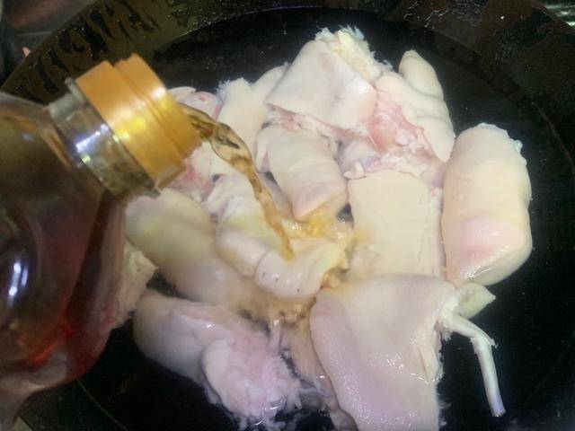 猪脚怎么去掉腥味 f164b9ce681c4338a72a338c59e1e2e4.jpeg