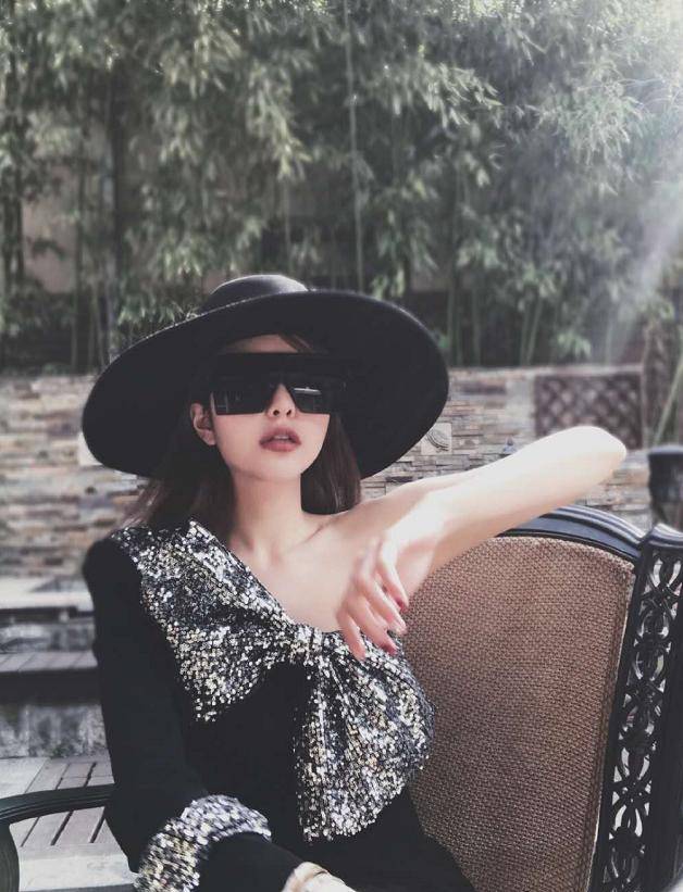 周扬青|FR2为周扬青打造专属“人物Tee”！罗志祥终究是高攀了