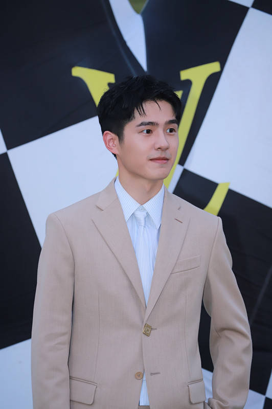 吴亦凡朱一龙刘昊然比帅 万茜被问手伤称恢复不错