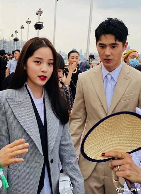 奚梦瑶|LV大秀：虞书欣腿粗万茜毫无星味，奚梦瑶发福成大妈，热巴美到炸