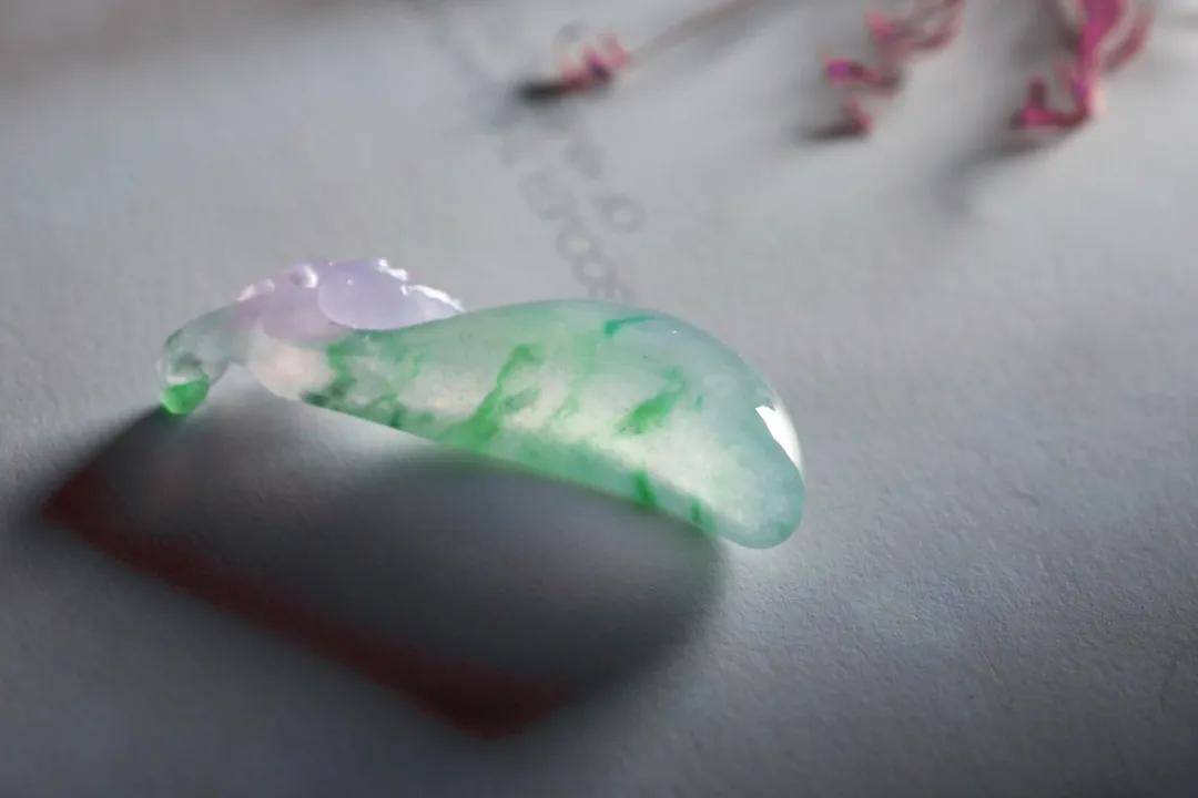 翡翠|裸石 or 镶嵌谁才是你的最爱？别着急，看完再下结论~