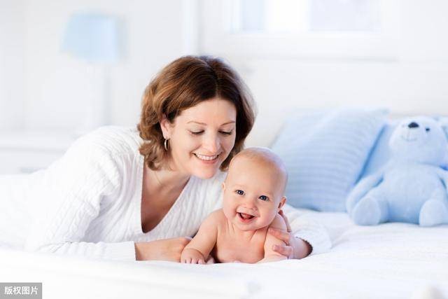 怎么翻身给宝宝练习抬头 0d3d334ad4fb44ff893756bc35d97da4.jpeg