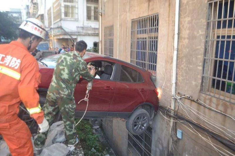 女性|为什么人们都普遍对女司机有看法?