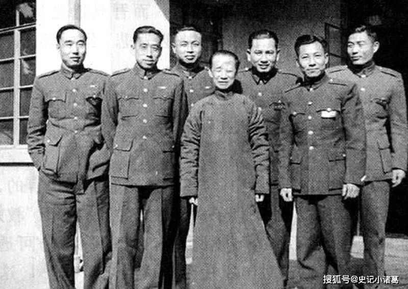 “十五兵团司令”罗广文, 1949年和平起义, 有一个弟弟家喻户晓