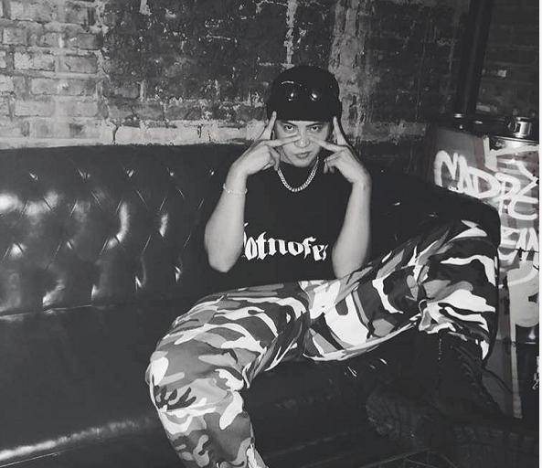 富婆|网红变富婆?周扬青为名下店铺做宣传,一件T恤卖价上万还秒光