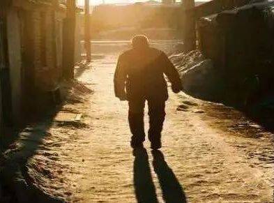 父亲过世了怎么祭奠 13afbc67783148119c971d03f2472eaa.jpeg