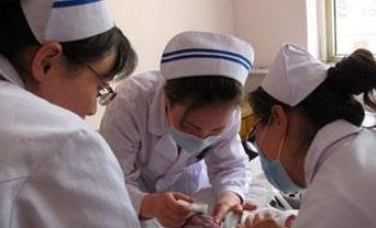 小动作|两岁孩子感冒鼻塞, 奶奶一个小动作将孙子送进了急救室
