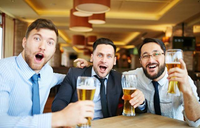 原创喝水6分钟变成尿,所以喝啤酒时,尿得又快又多的人肾最好 原创喝水6分钟变成尿,所以喝啤酒时,尿得又快又多的人肾最好