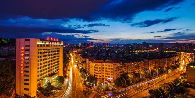 长沙gdp低估_沁园春长沙