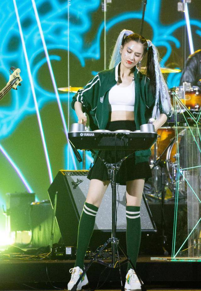 假货|黄圣依自曝浑身珠宝都是假货，只因怕被说炫富！还亲自展示假戒指