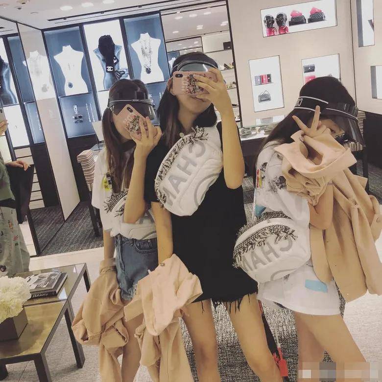 I'am|上海15岁富二代背景神秘不可说，王菲女儿都不敢抢她风头？