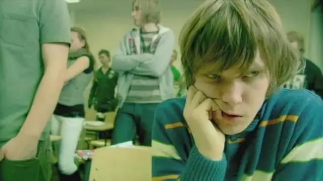 《失控的校园》影评：又一个少年逝去，微博欠他一个热搜