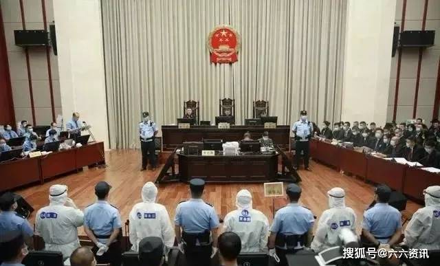 公安局长涉案14亿落马,开庭前咬舌自尽!_贾净博