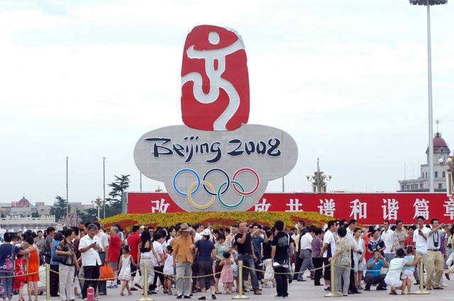 写出《北京欢迎你》的林夕,如今竟说是其"人生污点"