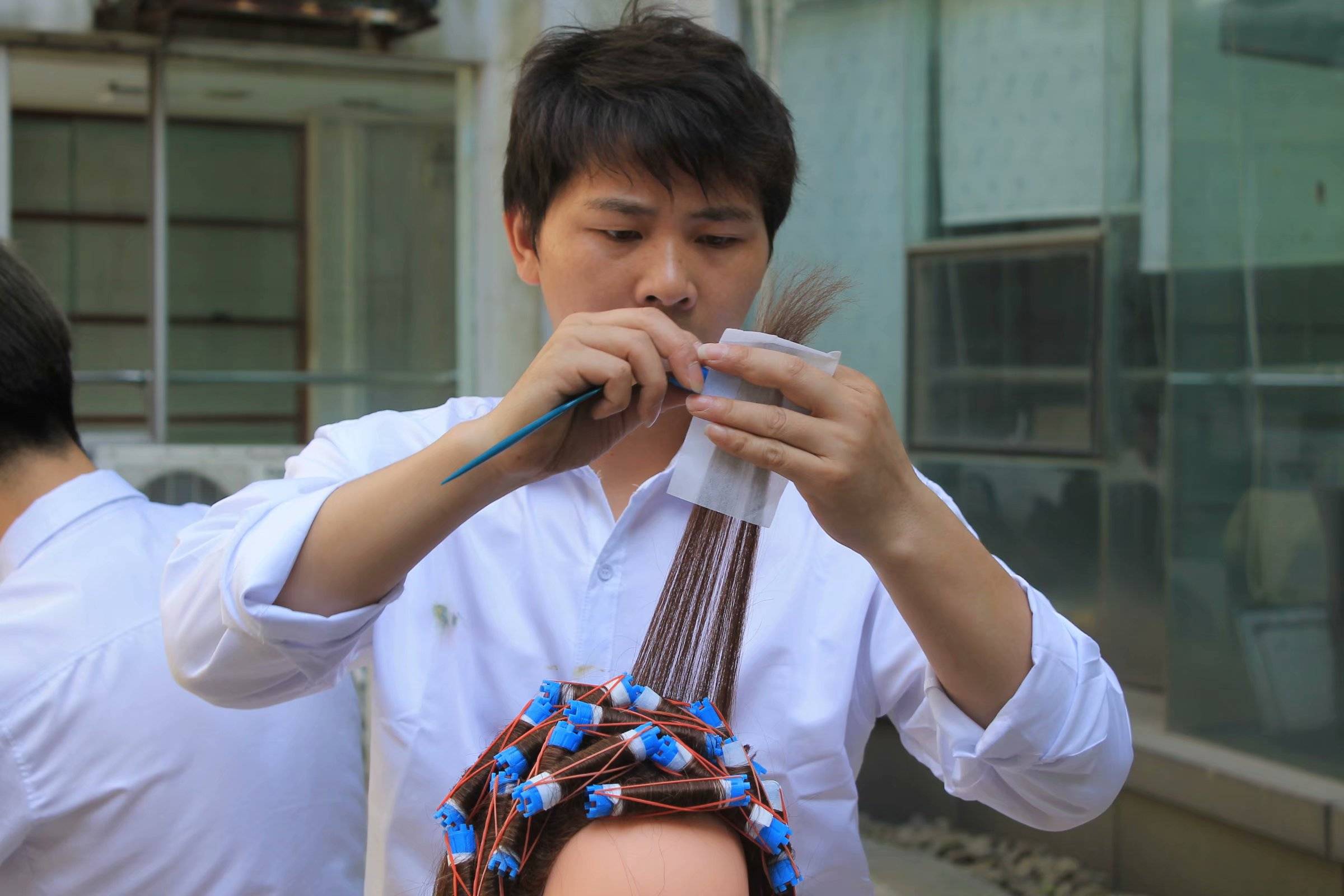 见闻记录|为什么学美容美发要去新好代学校，而不是在店里做学徒？