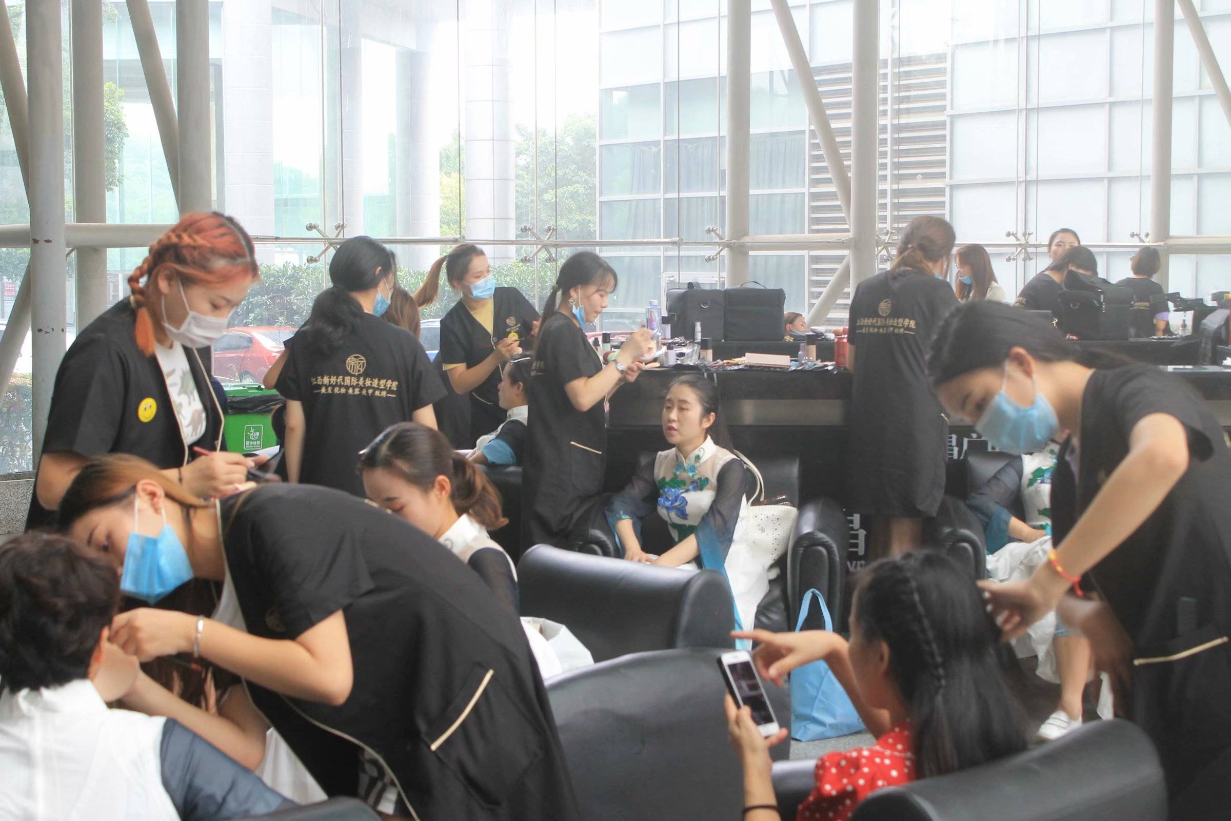 见闻记录|为什么学美容美发要去新好代学校，而不是在店里做学徒？