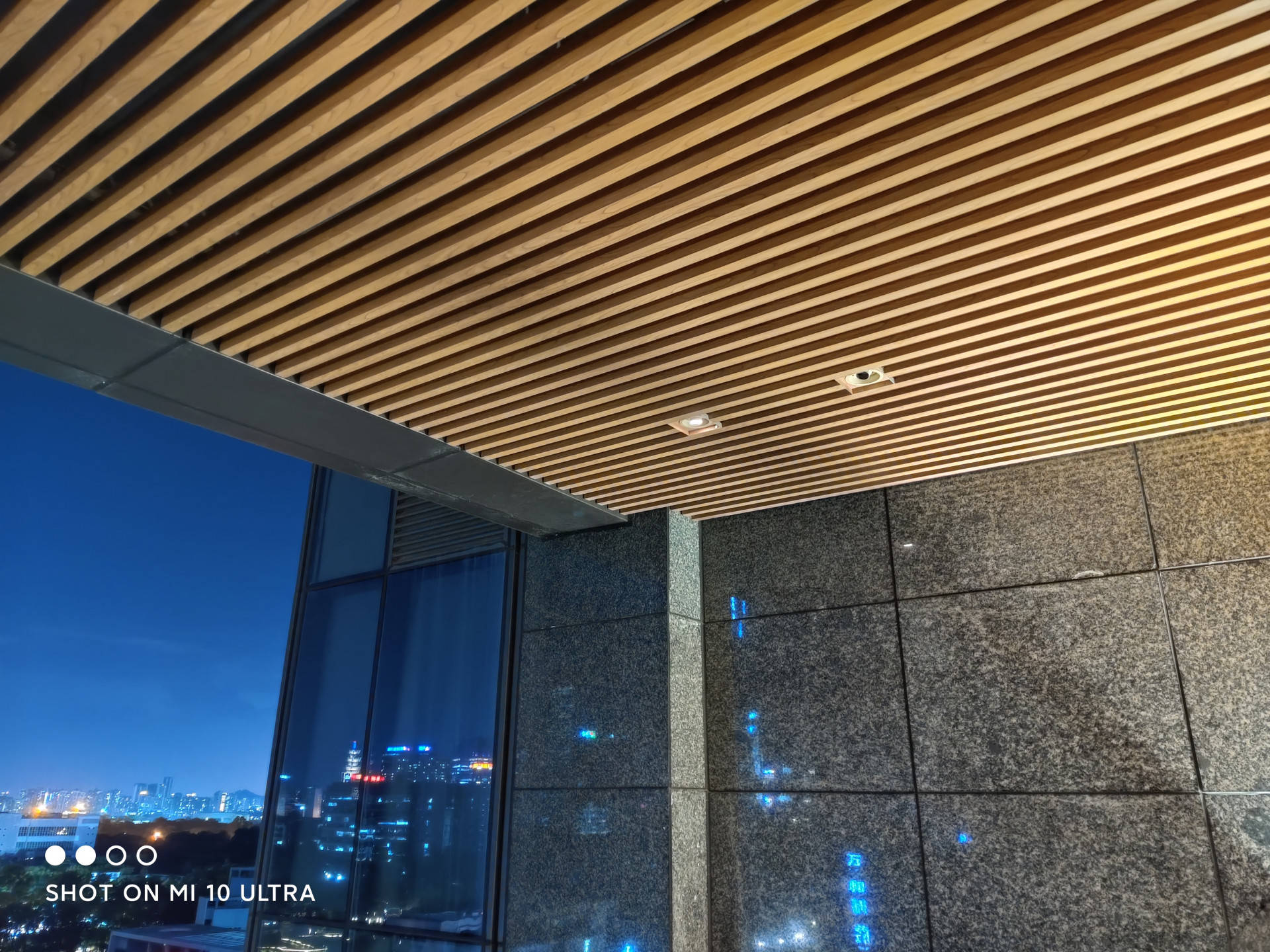 小米|年度水桶旗舰？小米10至尊纪念版上手体验