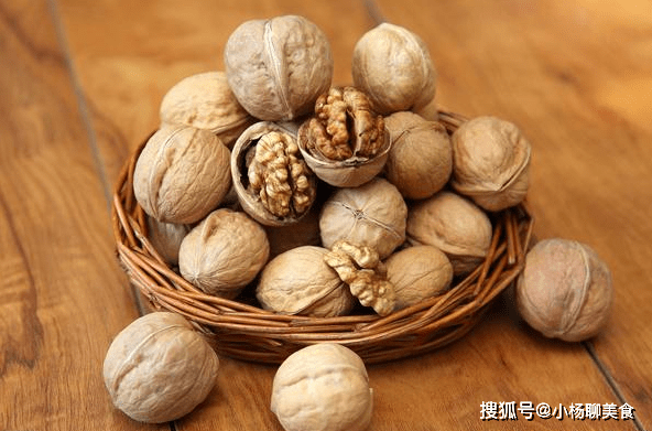 大量核桃壳有什么用处 56585c8db4484fd4896badf91445605d.png