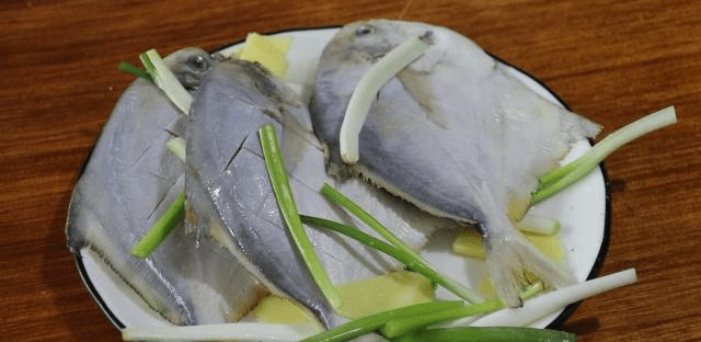 皮皮虾怎么做肉不散 6de3737093d14a2b907110a625626e23.png