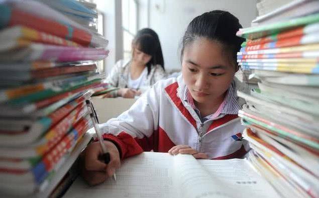 家长|致新高三家长：即使再忙再累，也要陪孩子走好高三！