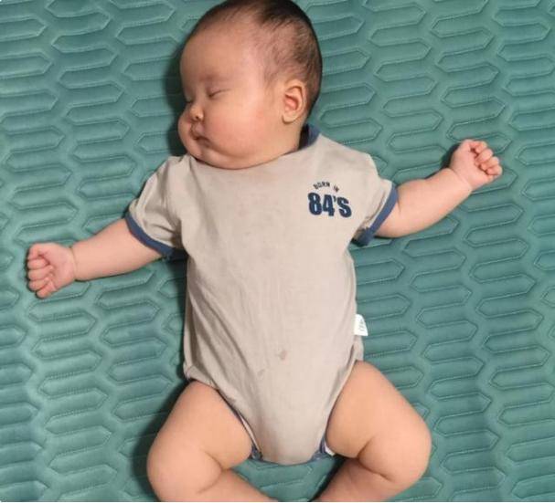 大脑|孩子不仅睡不踏实，还会影响大脑发育这5种错误的哄睡习惯