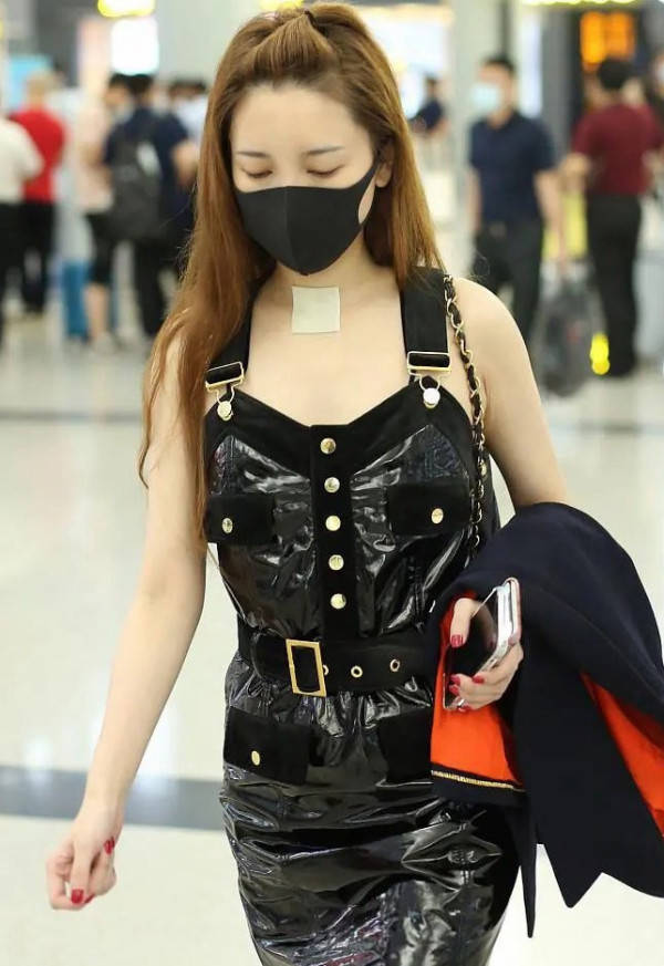 吊带装|有种“蜕变”叫金莎穿吊带装！性感打扮大变样，这还会无人追？