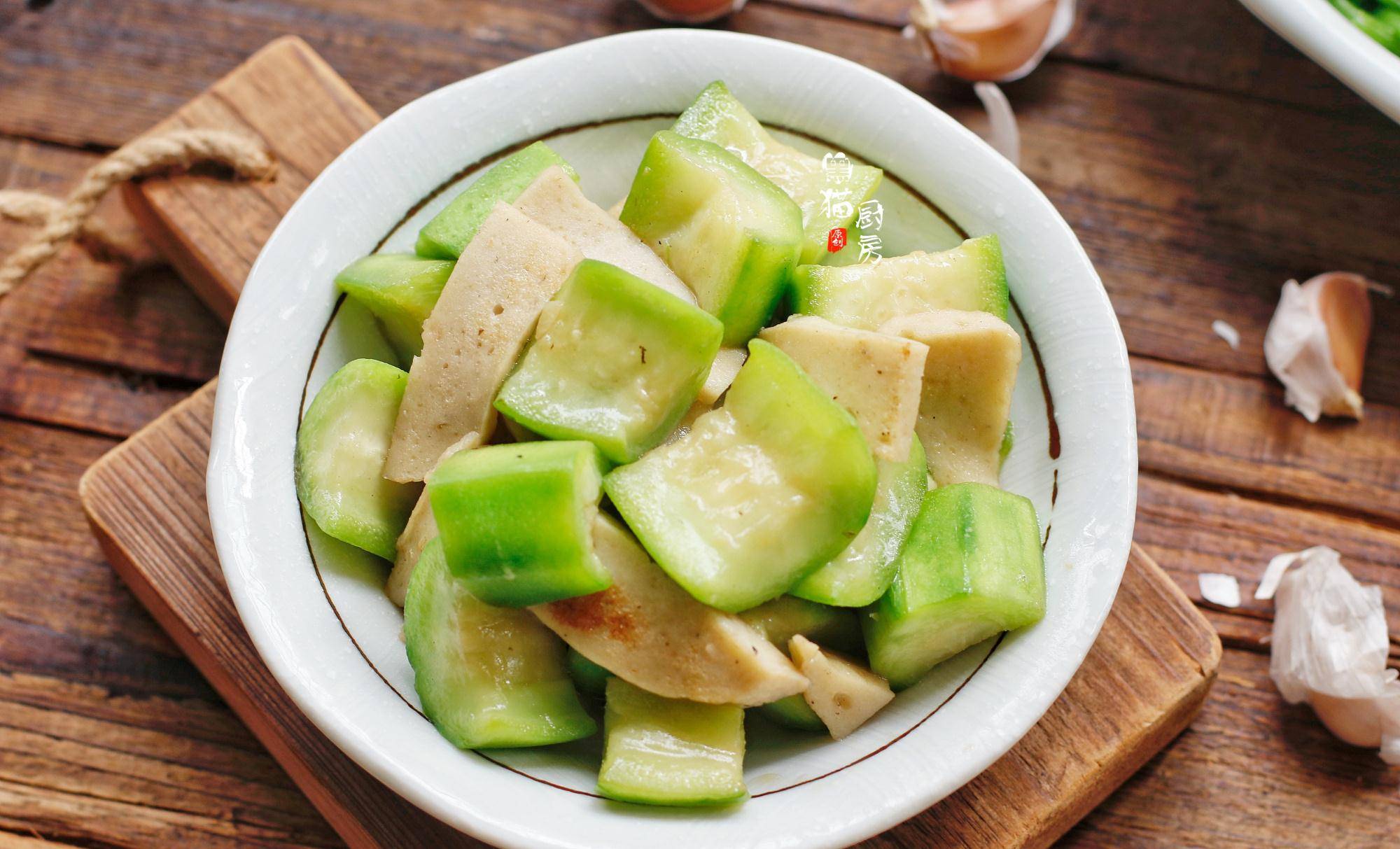 丝瓜配什么菜比较好吃 df32708ebde444529c6b98cad77460a0.jpeg