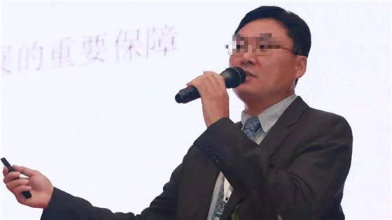 明发|鲍毓明发朋友圈称将开发布会：担心热度高干扰办案