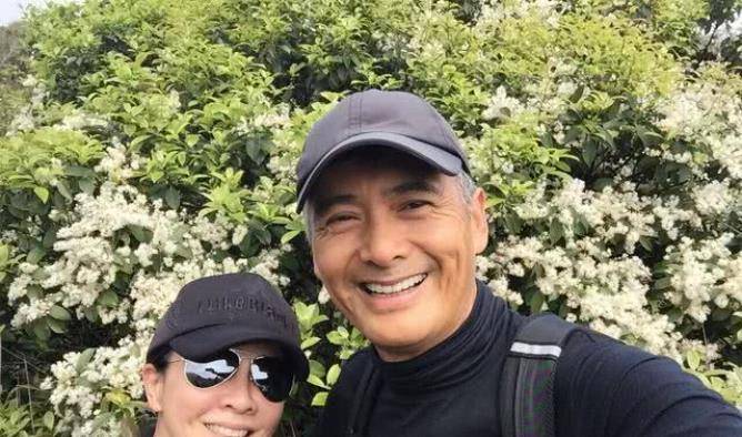 成龙年龄是多少岁 e3250d0ebdd34e98b7fb77f79b13dc0a.jpeg