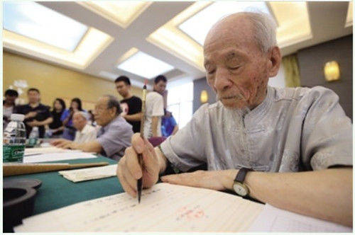 大学|出自书法家之手，是你母校吗中国唯一坚持手写录取通知书的大学