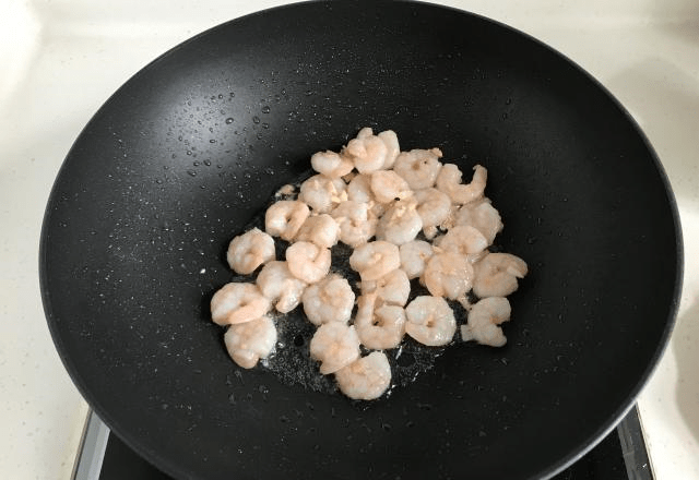 虾仁怎么炒的脆脆的 037553db0caf4781aa4e56952de2a921.png