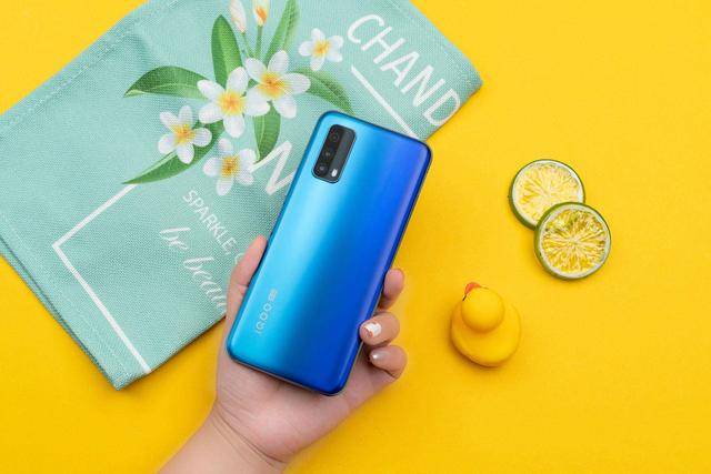 电量|畅享120Hz竞速屏！iQOO Z1x带来极速流畅画面，还有超大电池