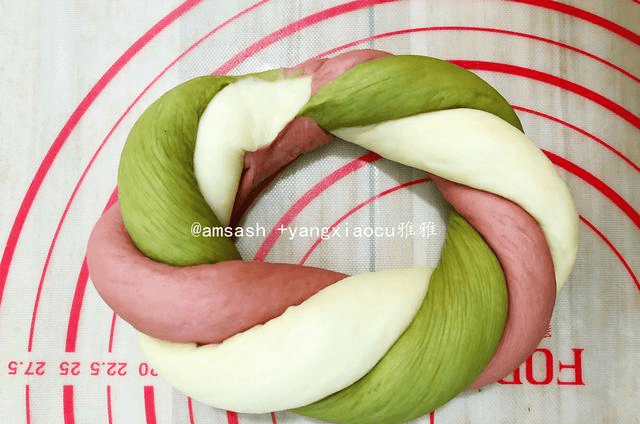 粉丝包怎么做详细步骤 09e2ee5f9d994616a7a814acdef206bb.png