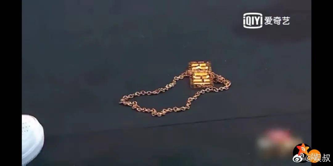 出圈|原创《中国新说唱》开播，率先出圈的是rapper们的穿搭和身上的膏药