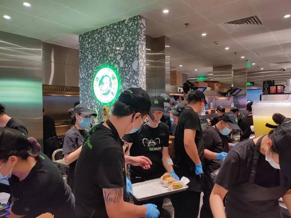 怎么让顾客哭着排队也要吃到shakeshack早研究透了