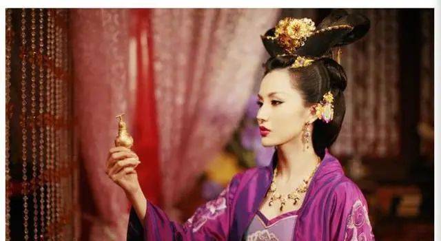 杨广看上张丽华大臣劝道这是个红颜祸水是又一个妲己