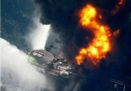 原创日本油轮“若光号”一分为二，1000吨石油外泄，对环境影响多大？