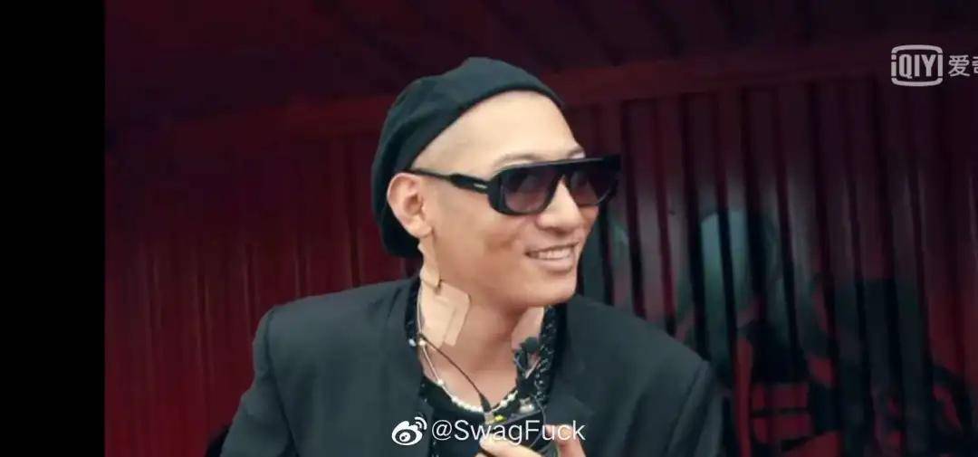 出圈|原创《中国新说唱》开播，率先出圈的是rapper们的穿搭和身上的膏药