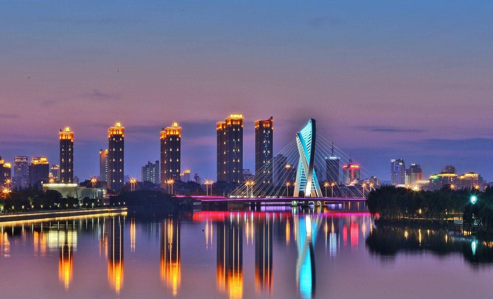 南滨GDP_中国gdp增长图(3)