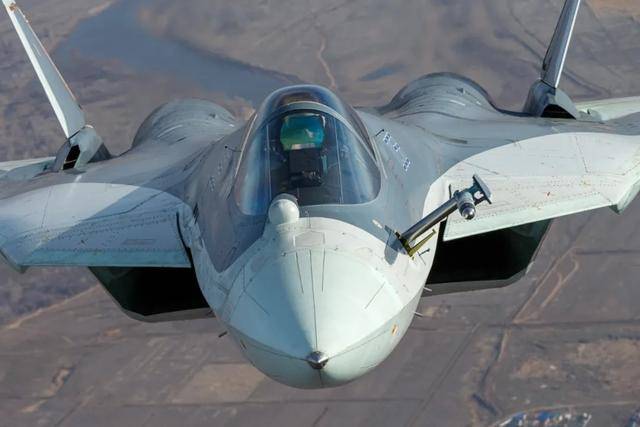 苏-57最新消息！俄国防部长参观最新战机，还有