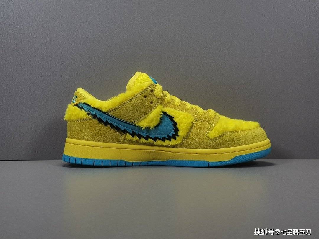 三只熊 小熊黄 nike sb dunk low pro qs